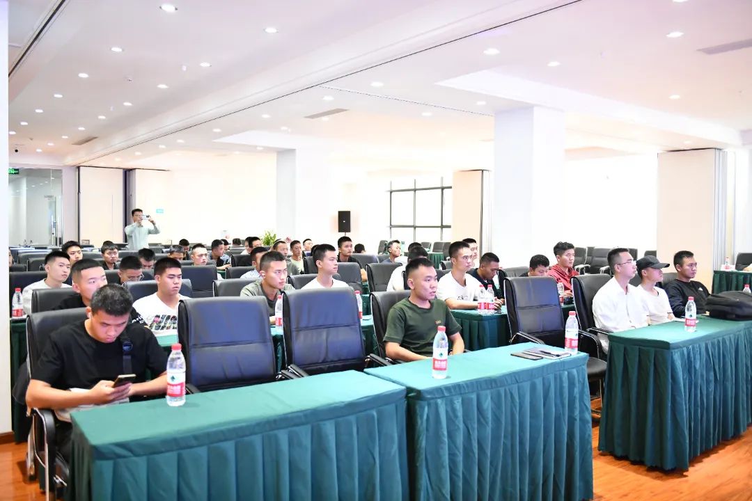 戎耀归绵不退志 职场扬帆再启航 ——游艇会yth206餐饮集团退役武士岗位宣讲活动